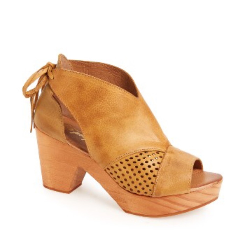 Free people clogs